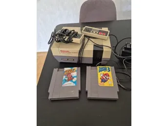 Nintendo NES Konsol med Super Mario Bros 2 och Super Mario Bros 3